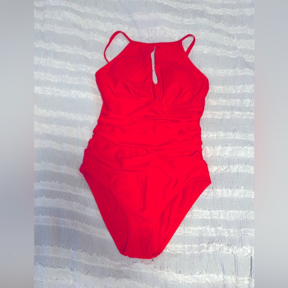 Ellen Tracy Women’s Standard One-Piece Swimsuit with Neck Cut Out Orange Size 8